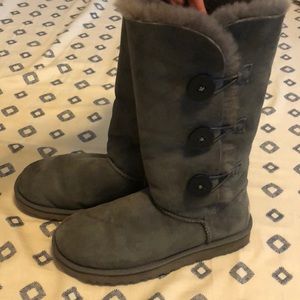 UGG Tall Bailey Button - size 7 - Gray
